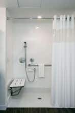 Hotel HAMPTON INN SUITES BY HILTON SEATTLE NORTHGATE photo 3