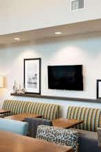 Hotel HAMPTON INN SUITES BY HILTON SEATTLE NORTHGATE photo 2