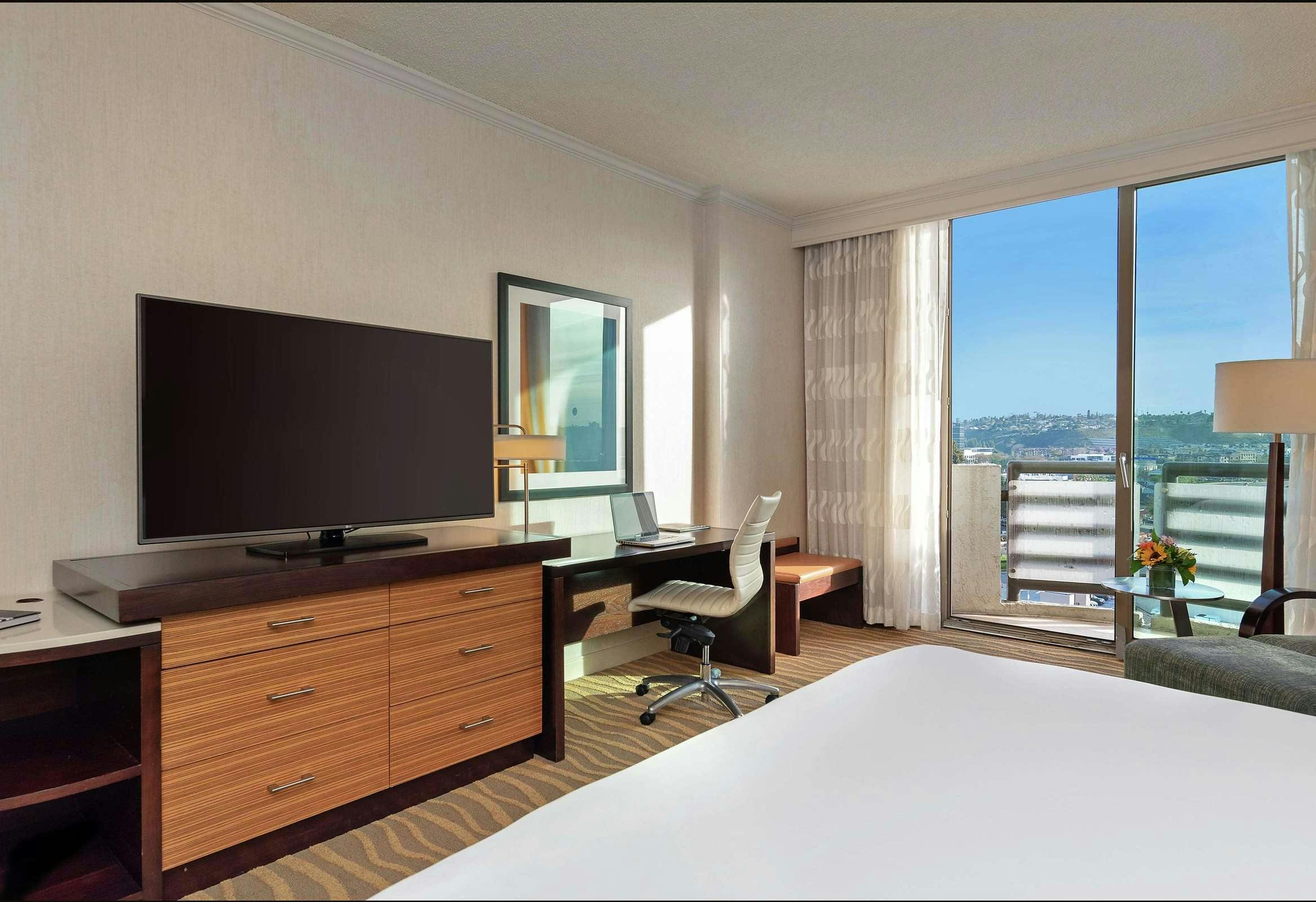 Hotel DoubleTree by Hilton Hotel San Diego - Mission Valley photo 2