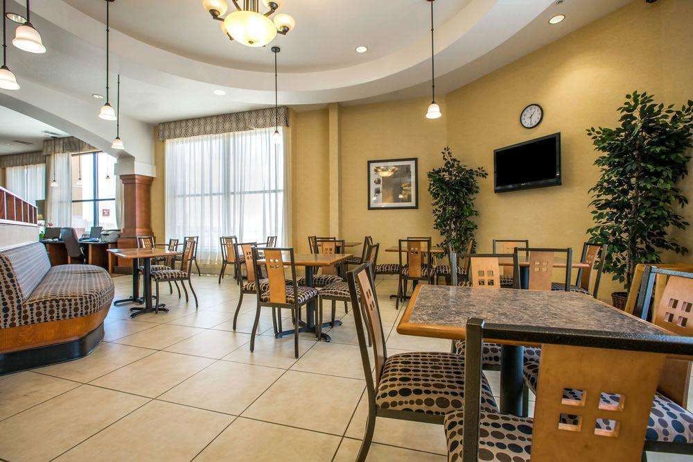 Hotel Comfort Suites Barstow near I-15 photo 2