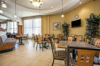 Hotel Comfort Suites Barstow near I-15 photo 2
