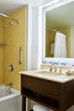 Hotel The Westshore Grand, A Tribute Portfolio Hotel photo 3