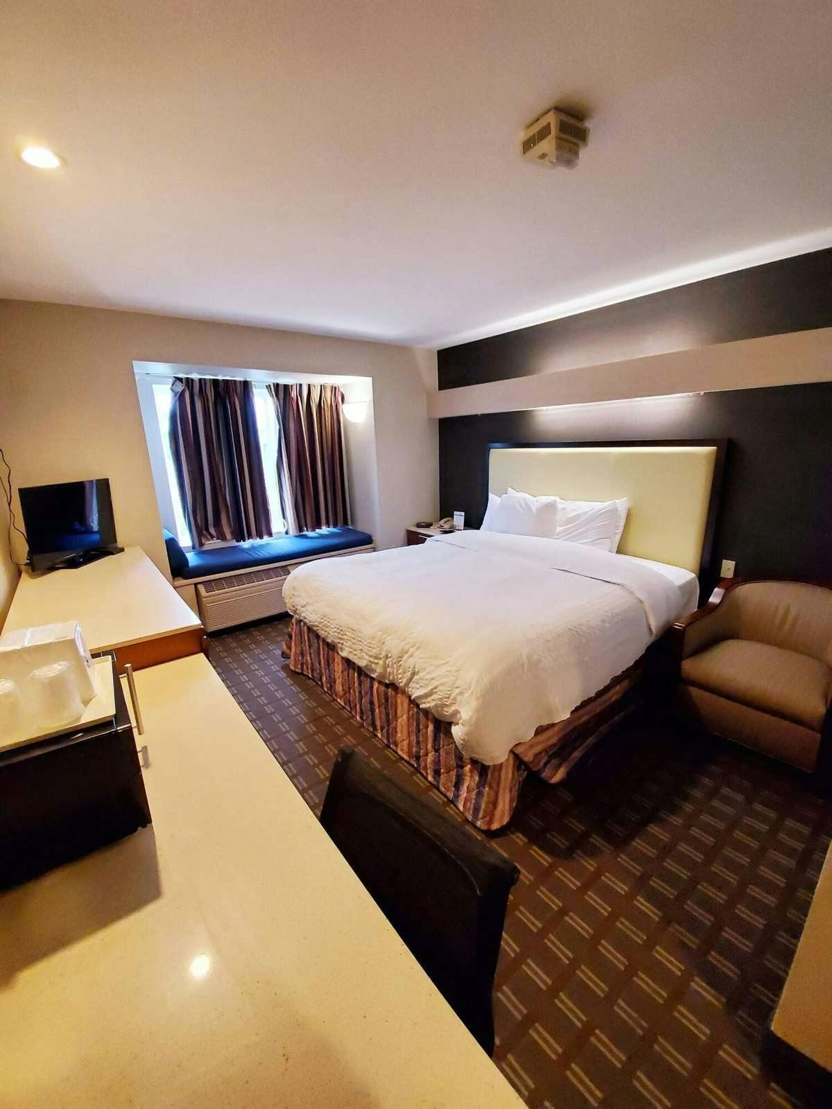 Hotel Americas Best Value Inn & Suites Racine photo 1