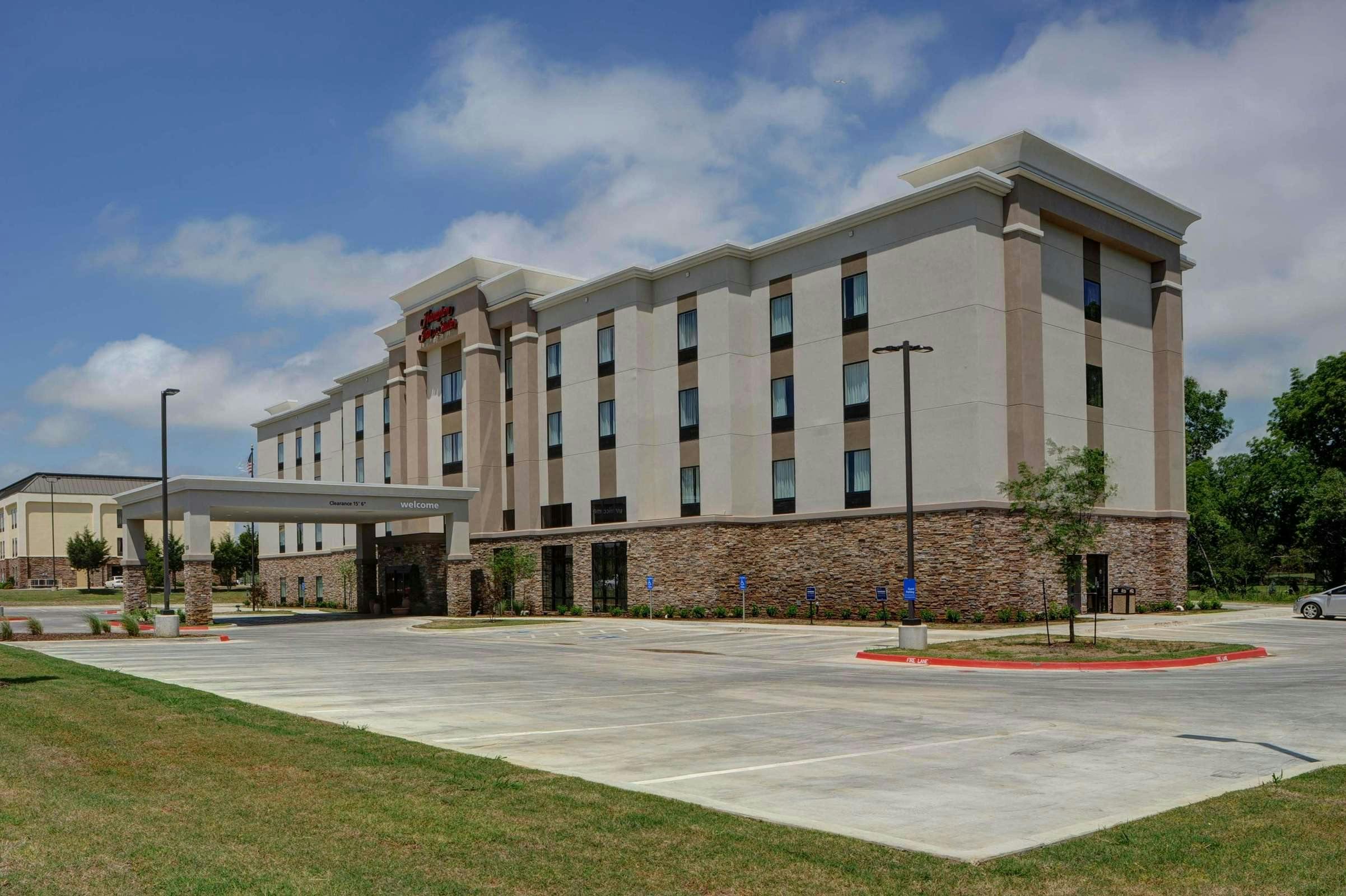 Hotel Hampton Inn & Suites Ardmore photo 1