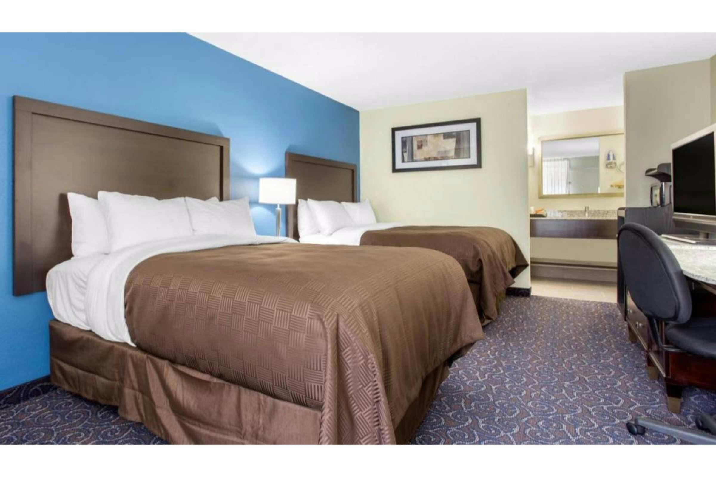 Hotel Days Inn and Suites by Wyndham Oxford photo 5