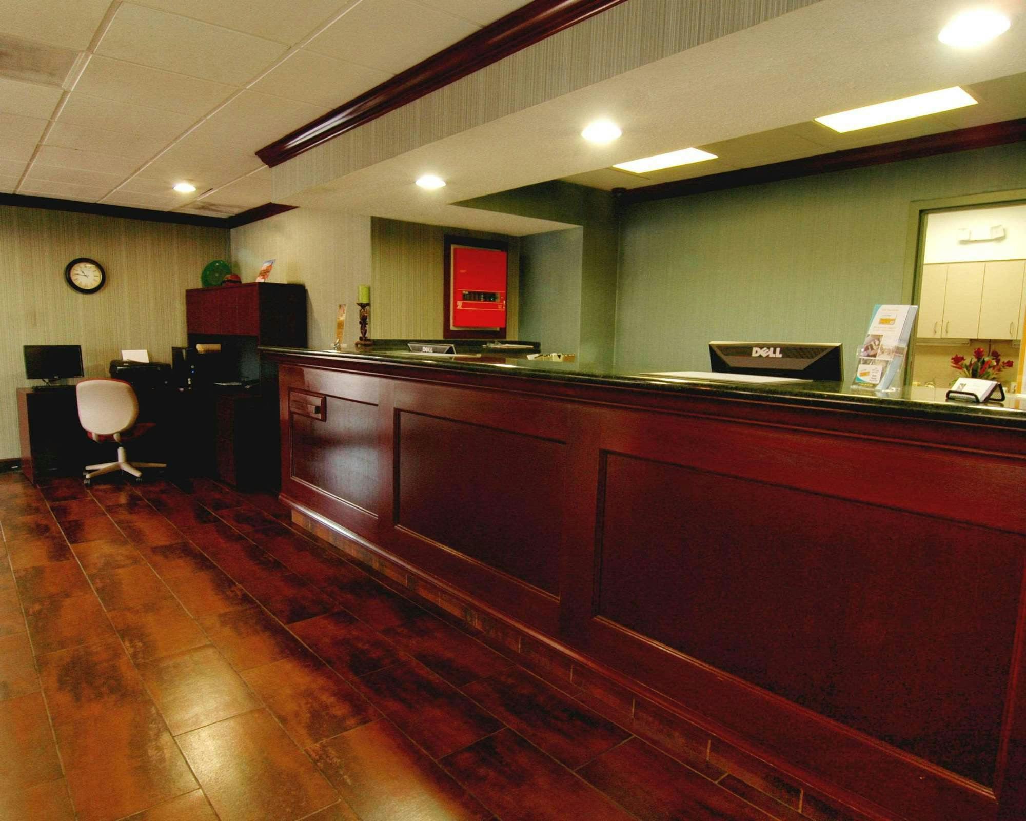 Hotel Quality Inn & Suites North Little Rock photo 4