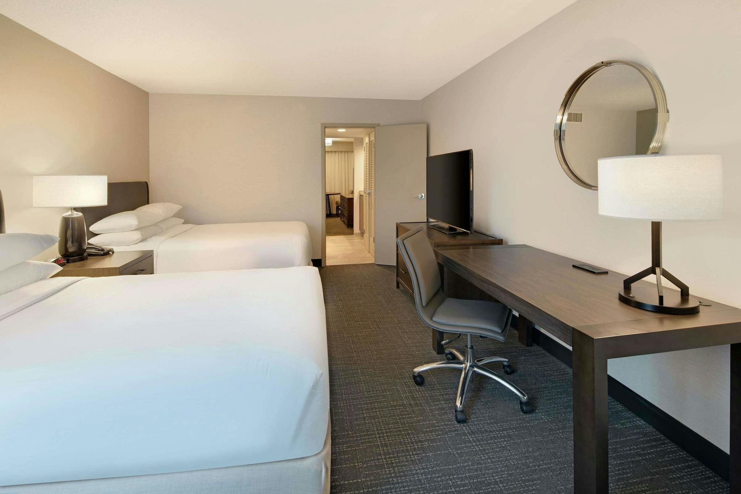 Hotel Embassy Suites by Hilton Detroit Troy Auburn Hills photo 5