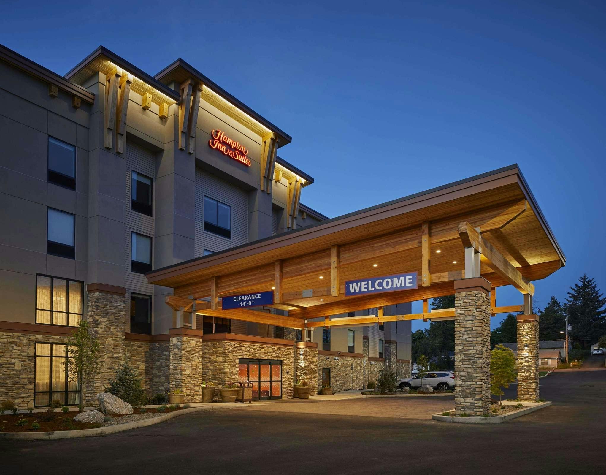 Hampton Inn and Suites Roseburg