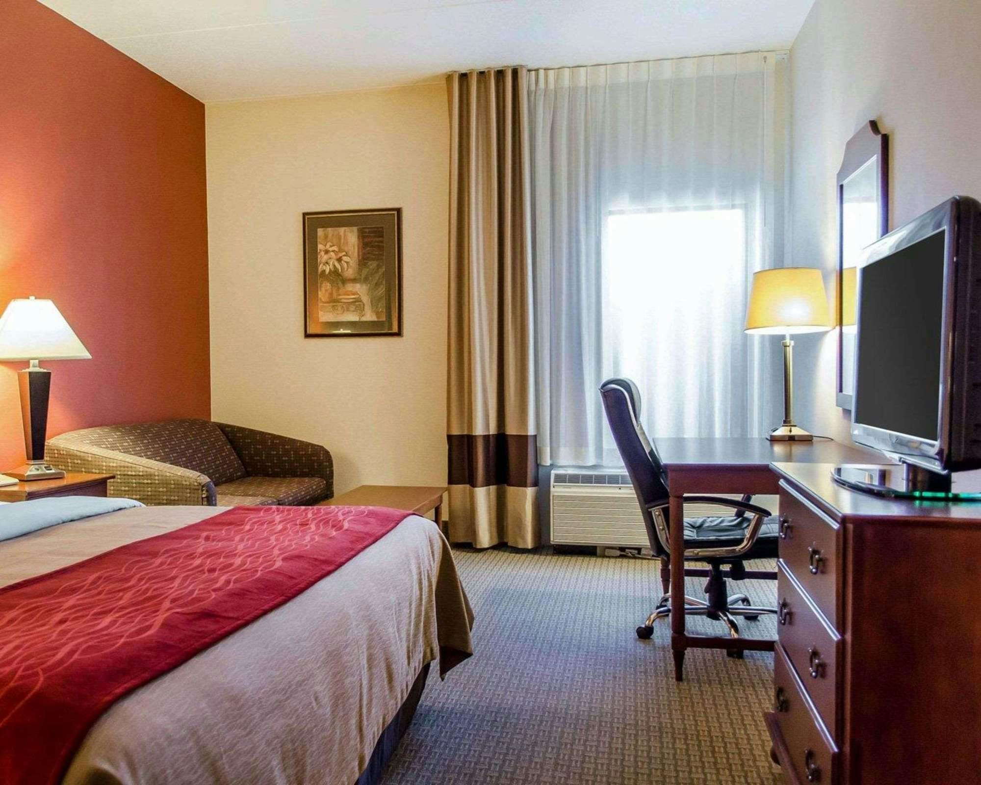 Hotel Comfort Inn & Suites York North photo 1