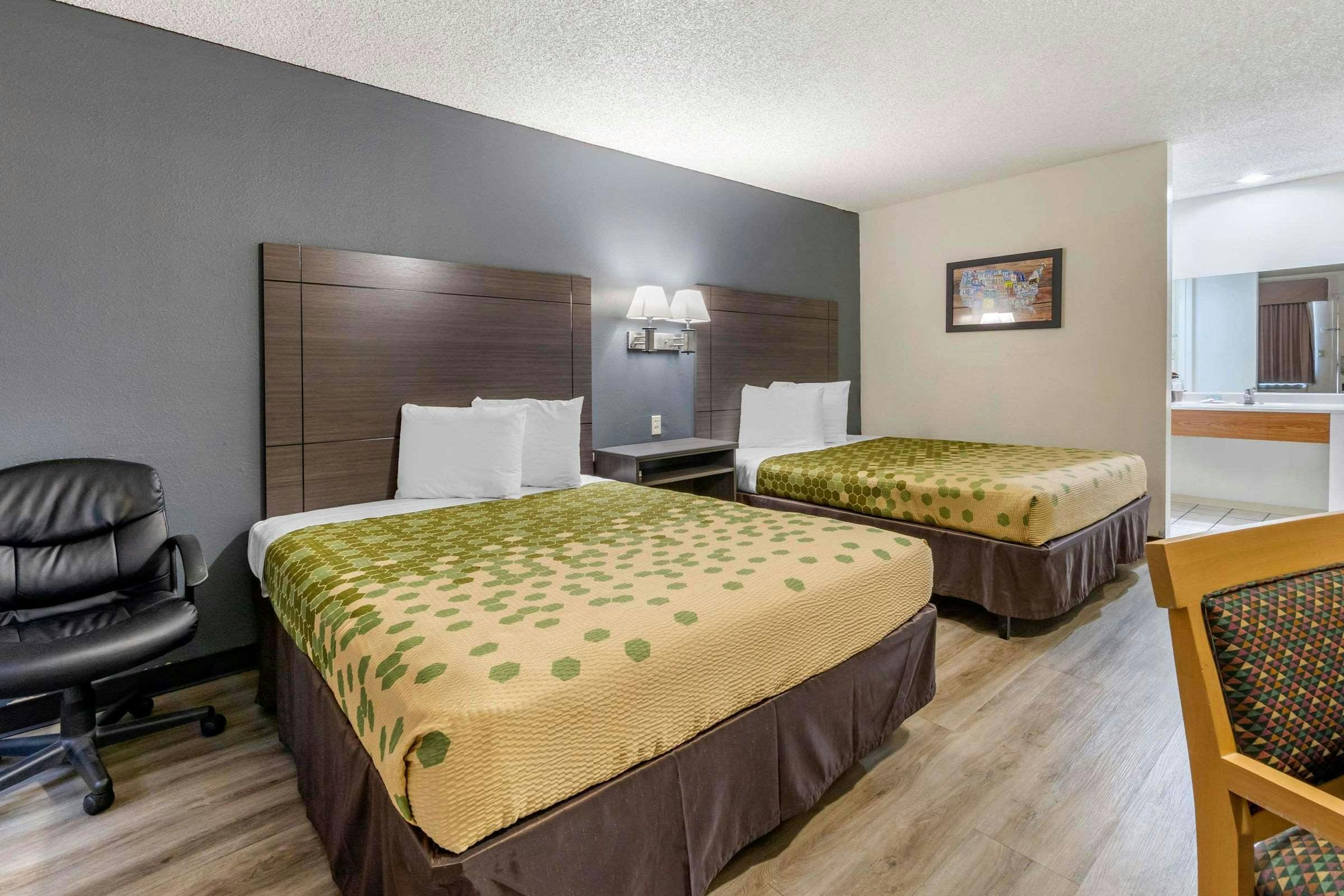 Hotel Econo Lodge On Historic Route 66 photo 1