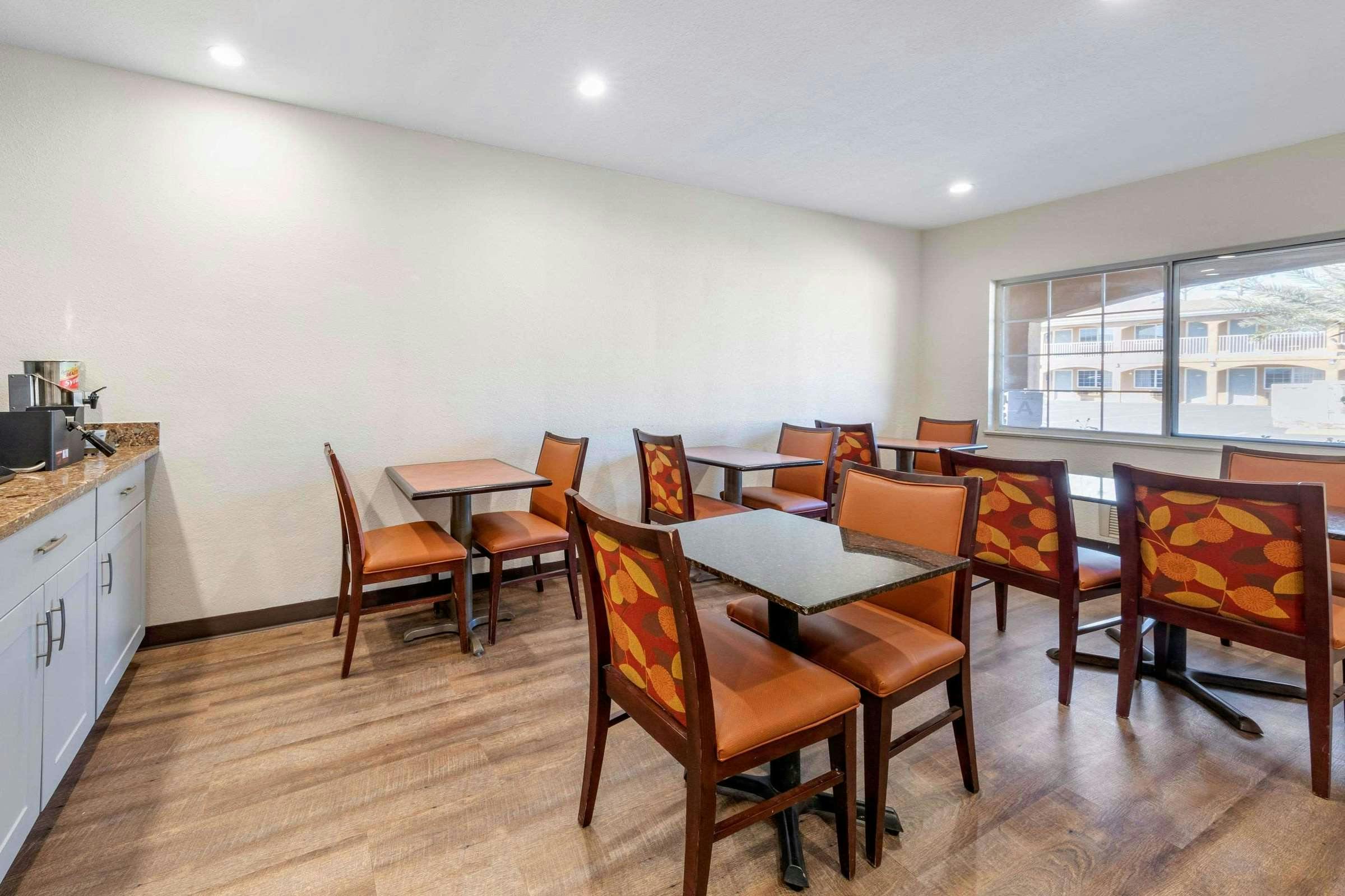 Hotel Econo Lodge On Historic Route 66 photo 5