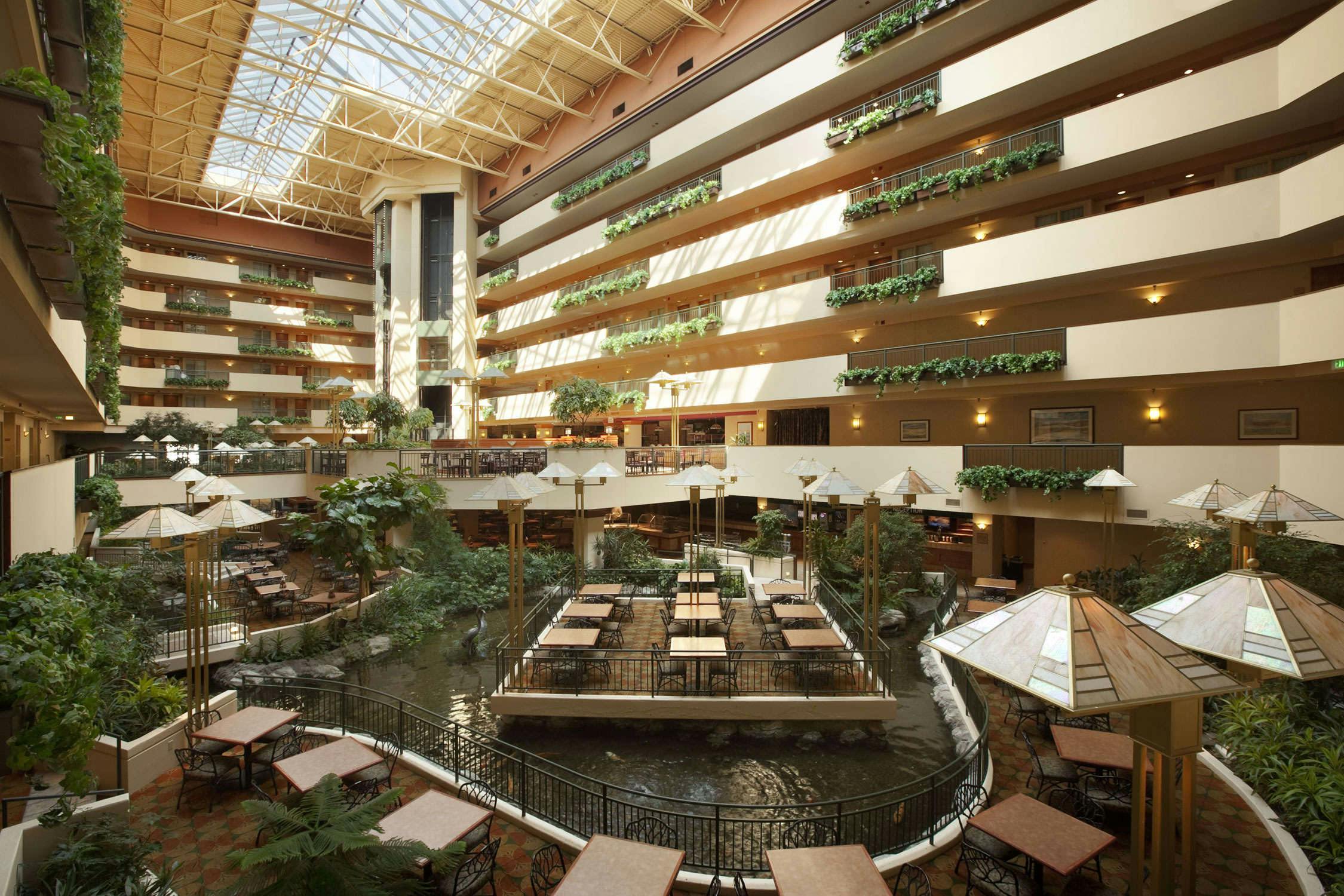 Hotel Embassy Suites Downtown Omaha photo 2