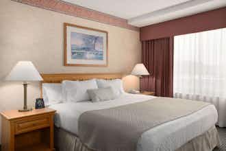Hotel Embassy Suites Downtown Omaha photo 3