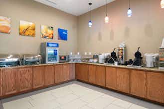 Hotel Comfort Suites Lubbock TX photo 5