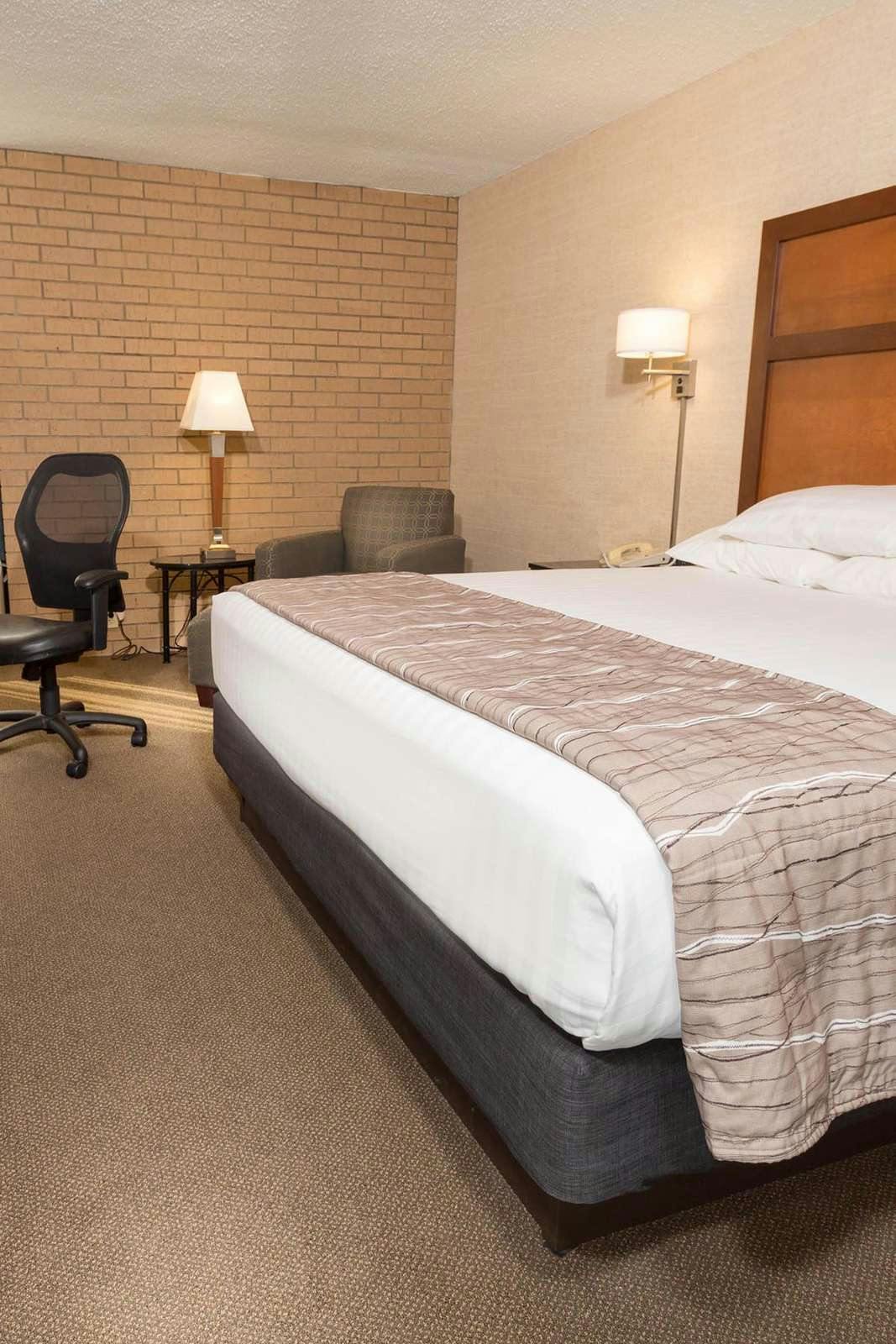Hotel Drury Inn and Suites Champaign photo 1