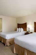 Hotel Quality Suites Huntsville Near University photo 2