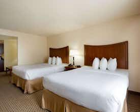 Hotel Quality Suites Huntsville Near University photo 5
