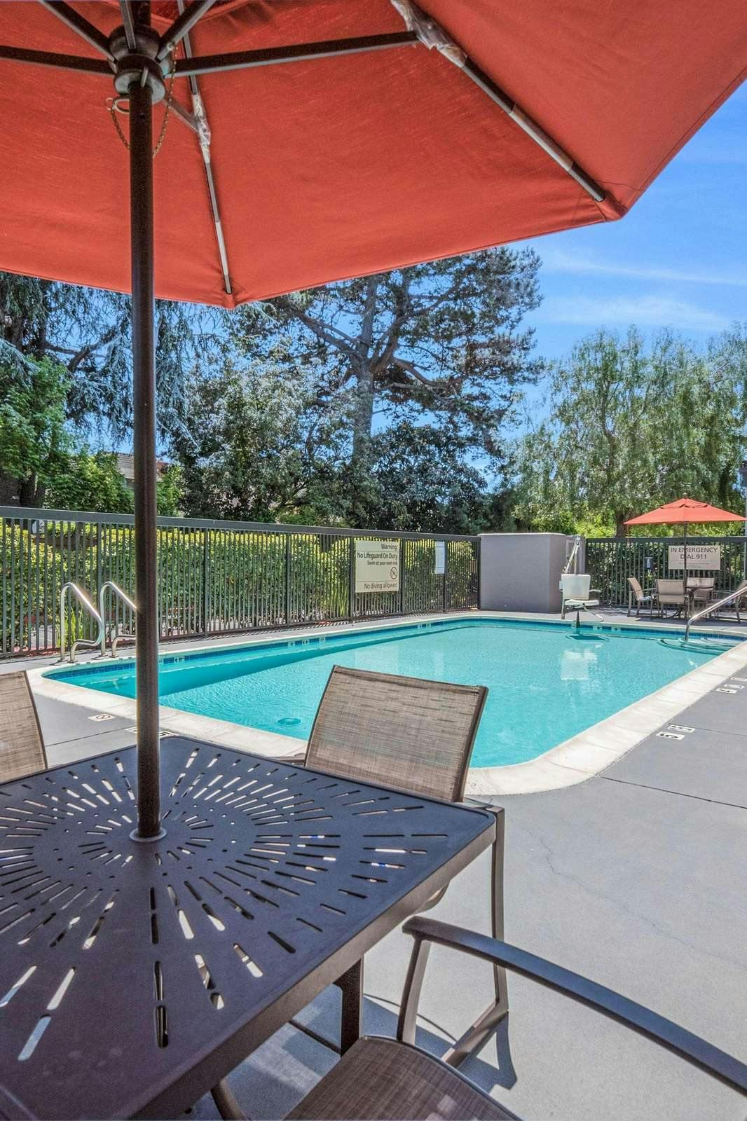 Hotel Hampton Inn Oakland-Hayward photo 5