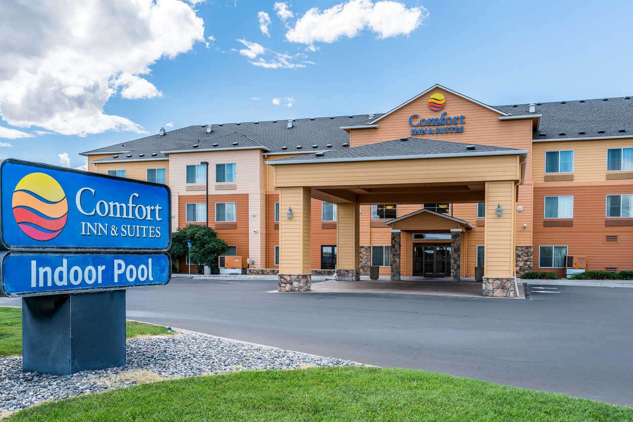 Hotel Comfort Inn and Suites Hermiston, OR photo 1