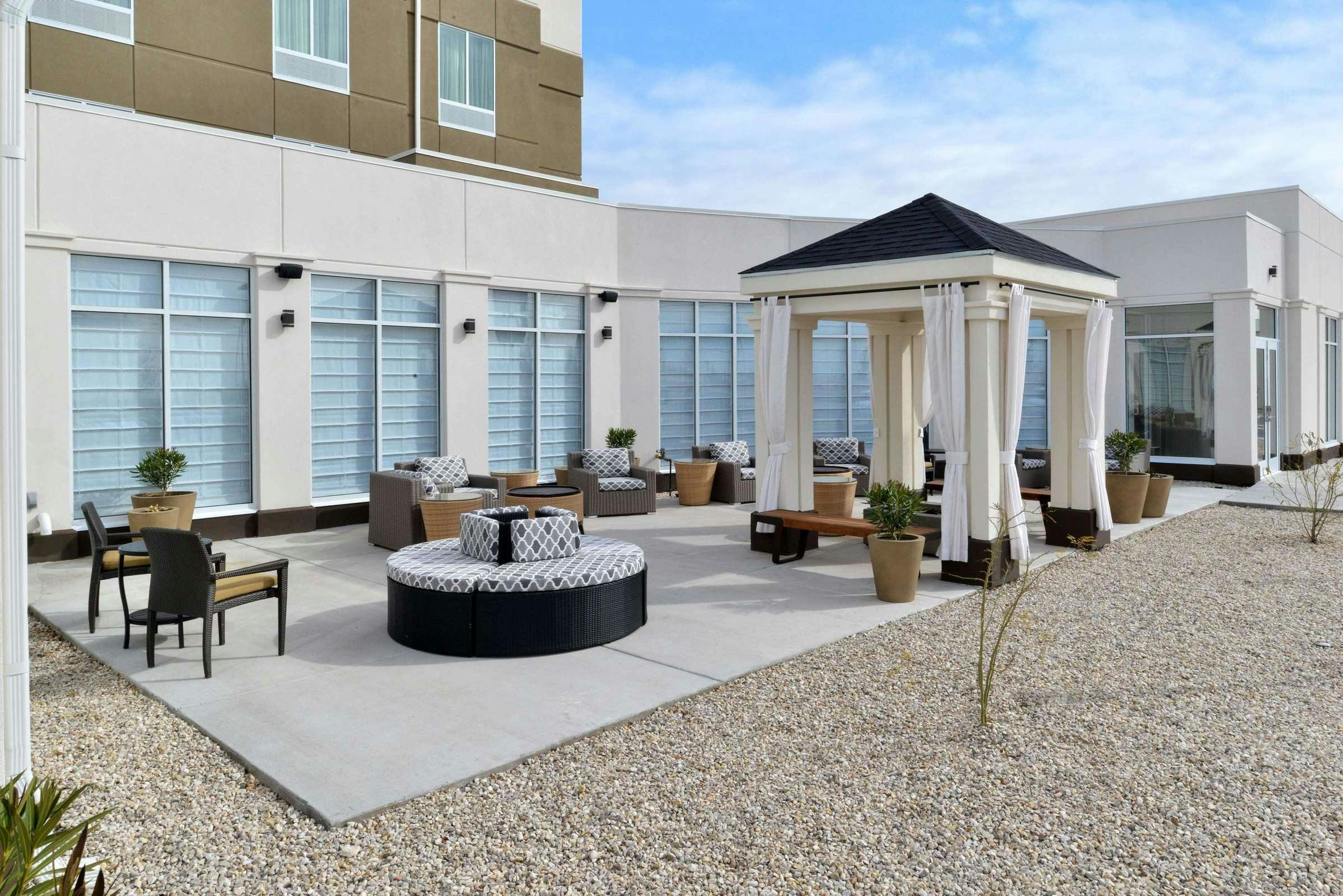 Hotel HILTON GARDEN INN HOBBS photo 2