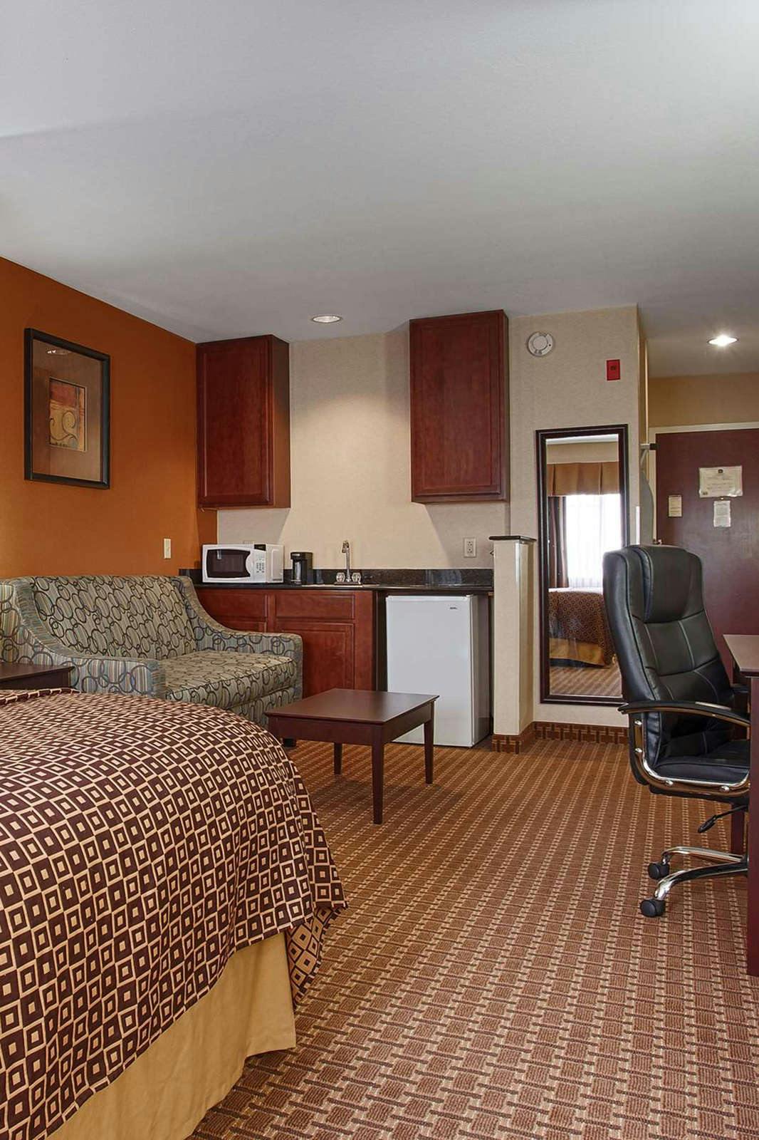 Hotel Best Western Concord Inn & Suites photo 2