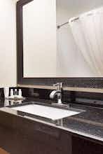 Hotel Best Western Concord Inn & Suites photo 4