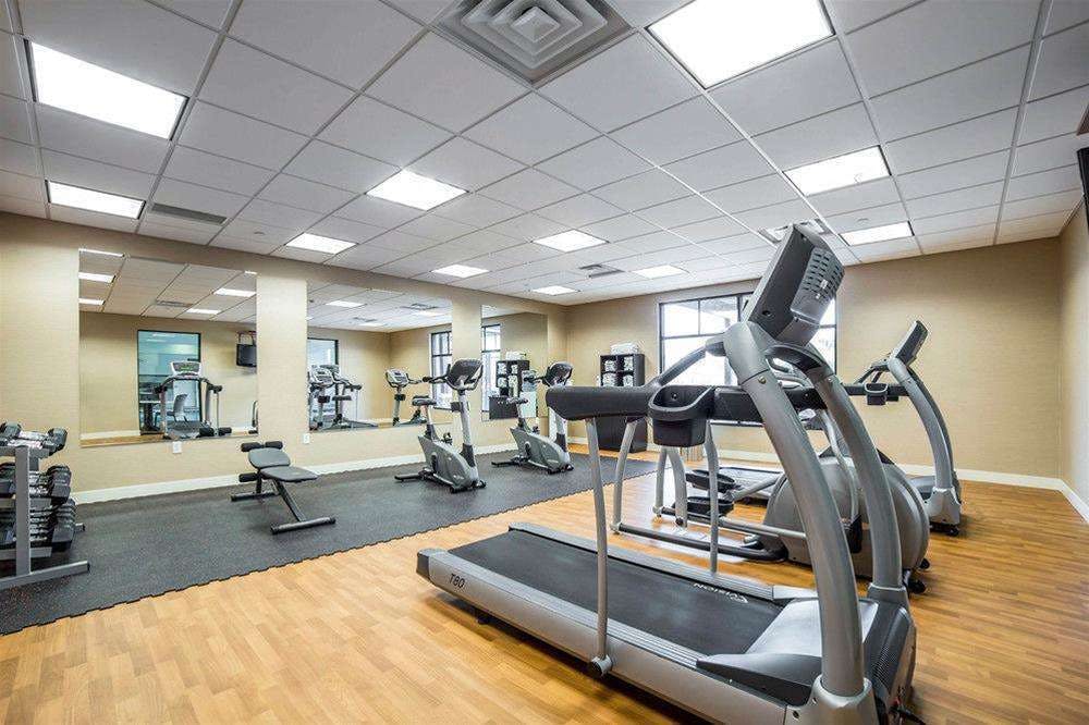 Hotel Comfort Suites Airport-University photo 3