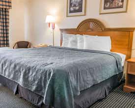 Hotel Quality Inn Kalamazoo near Wings Stadium photo 1