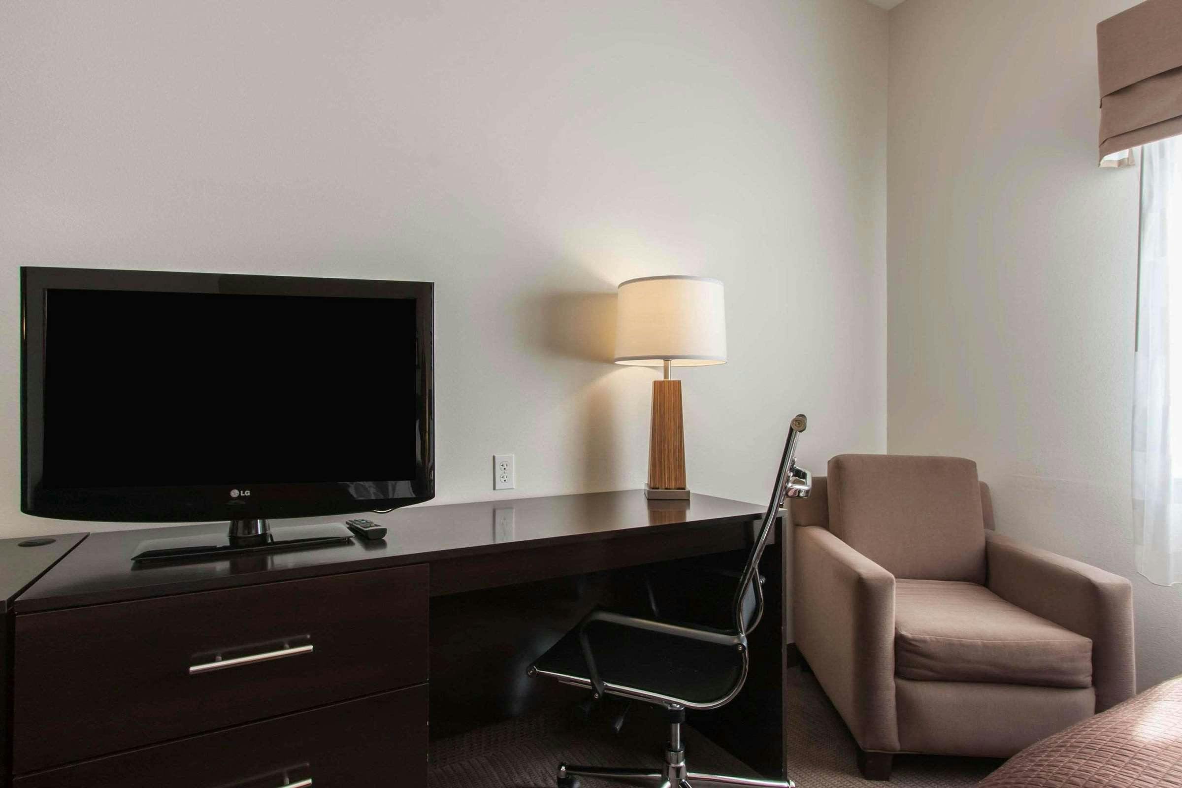 Hotel Sleep Inn & Suites Fargo Medical Center photo 3