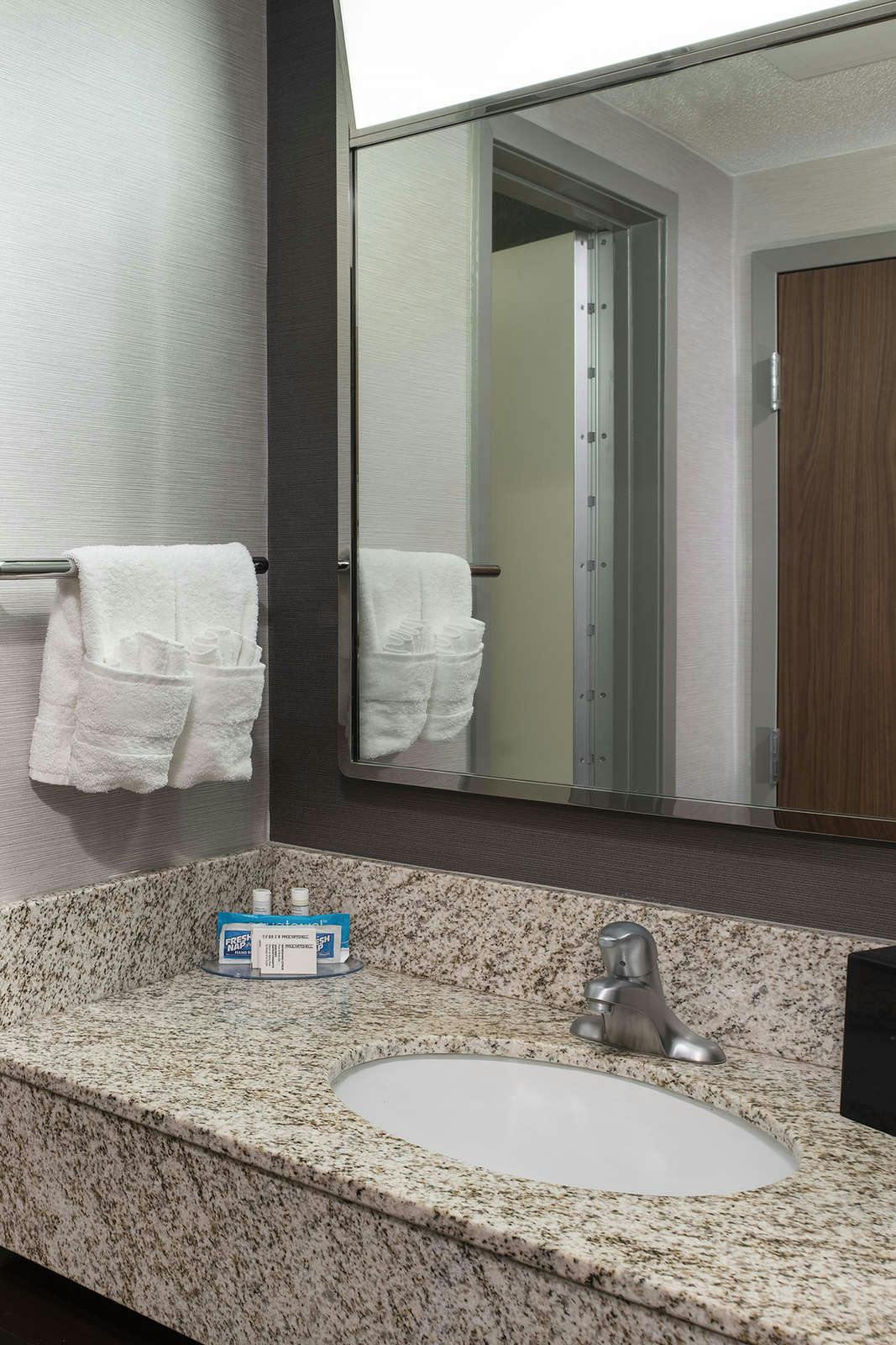 Hotel Courtyard by Marriott Winston-Salem University photo 5