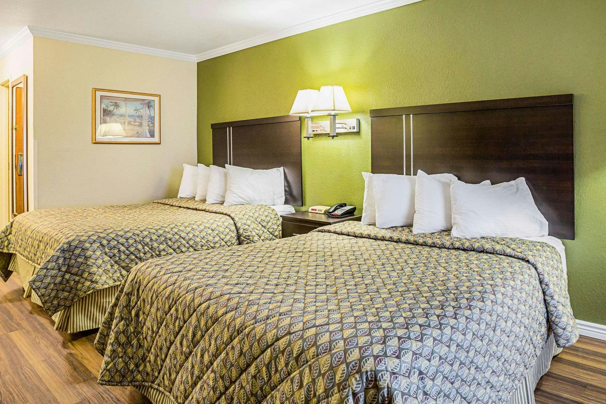 Hotel Rodeway Inn & Suites Lake Havasu City photo 2