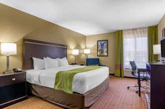 Hotel Comfort Inn & Suites Kansas City - Northeast photo 3