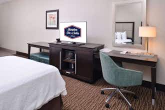 Hotel HAMPTON INN SUITES BEND photo 5