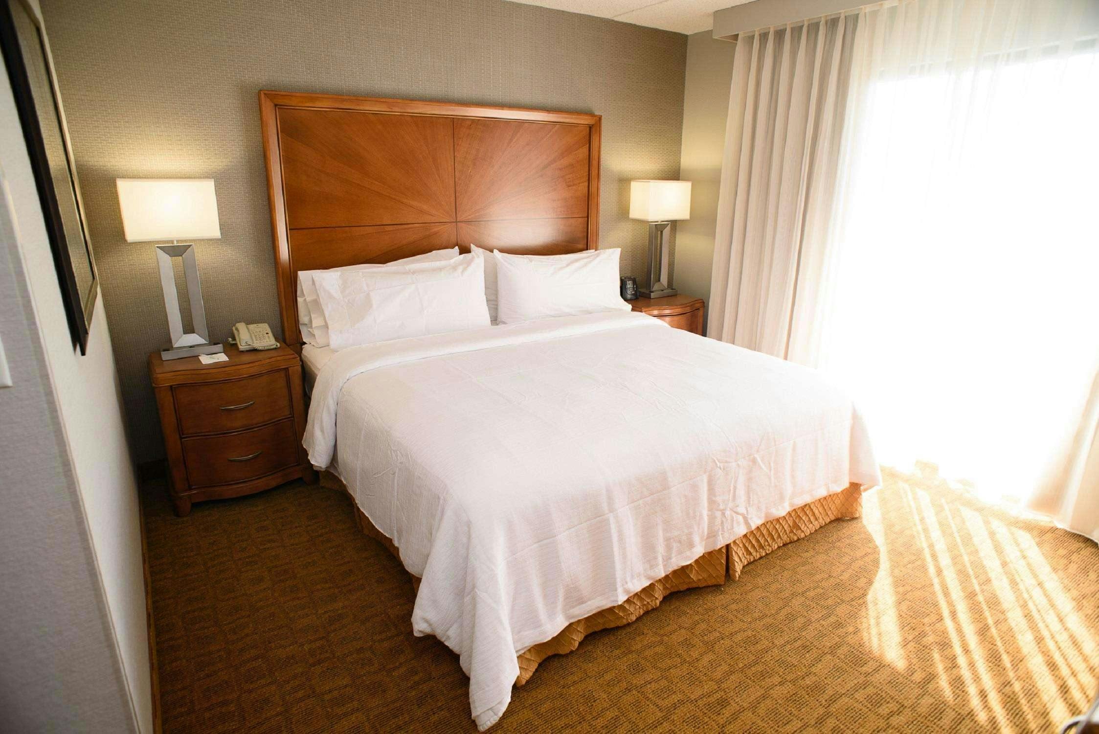 Hotel Embassy Suites by Hilton Detroit Livonia Novi photo 3