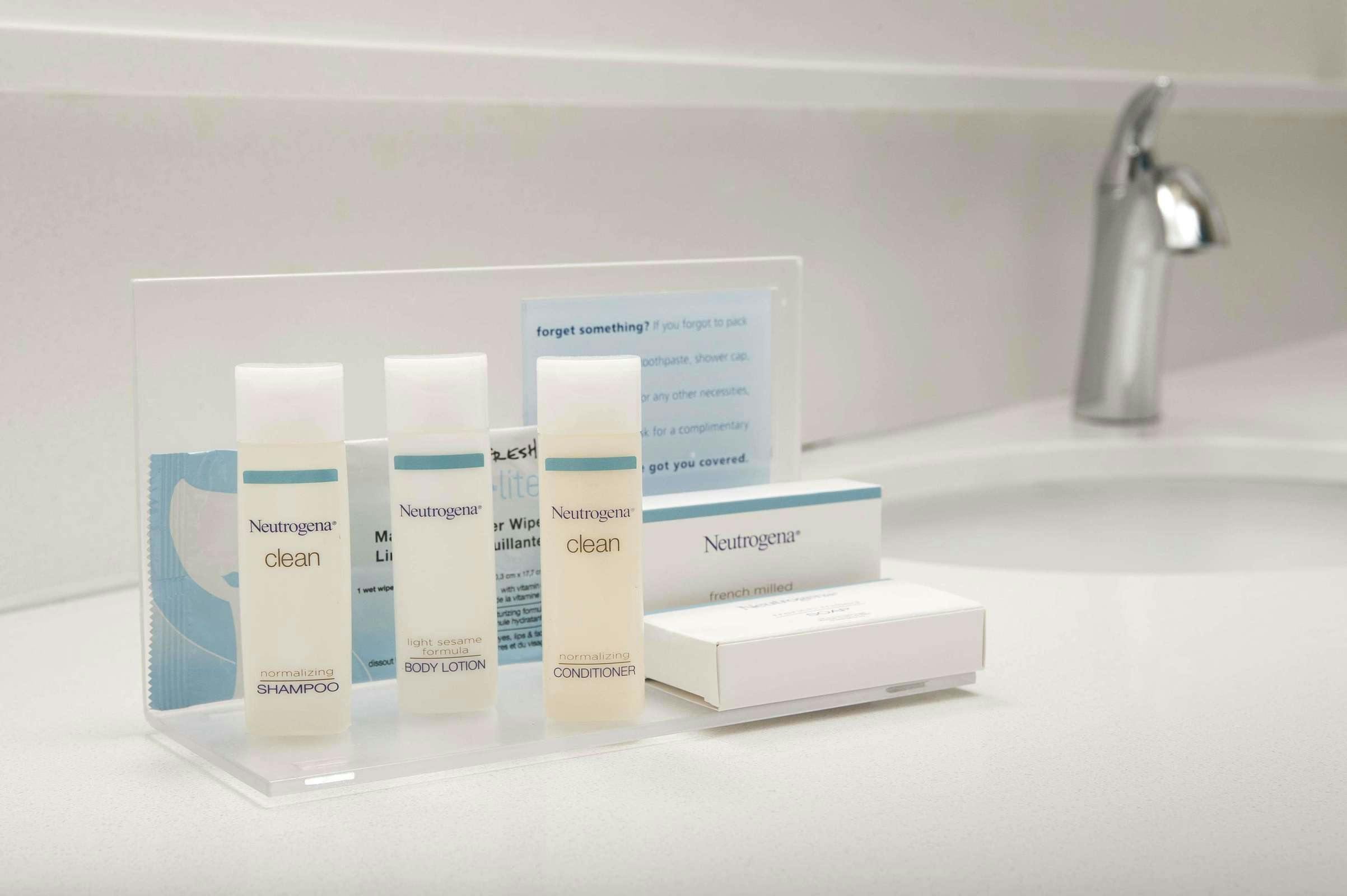 Hotel Hampton Inn Kansas City The Legends photo 1