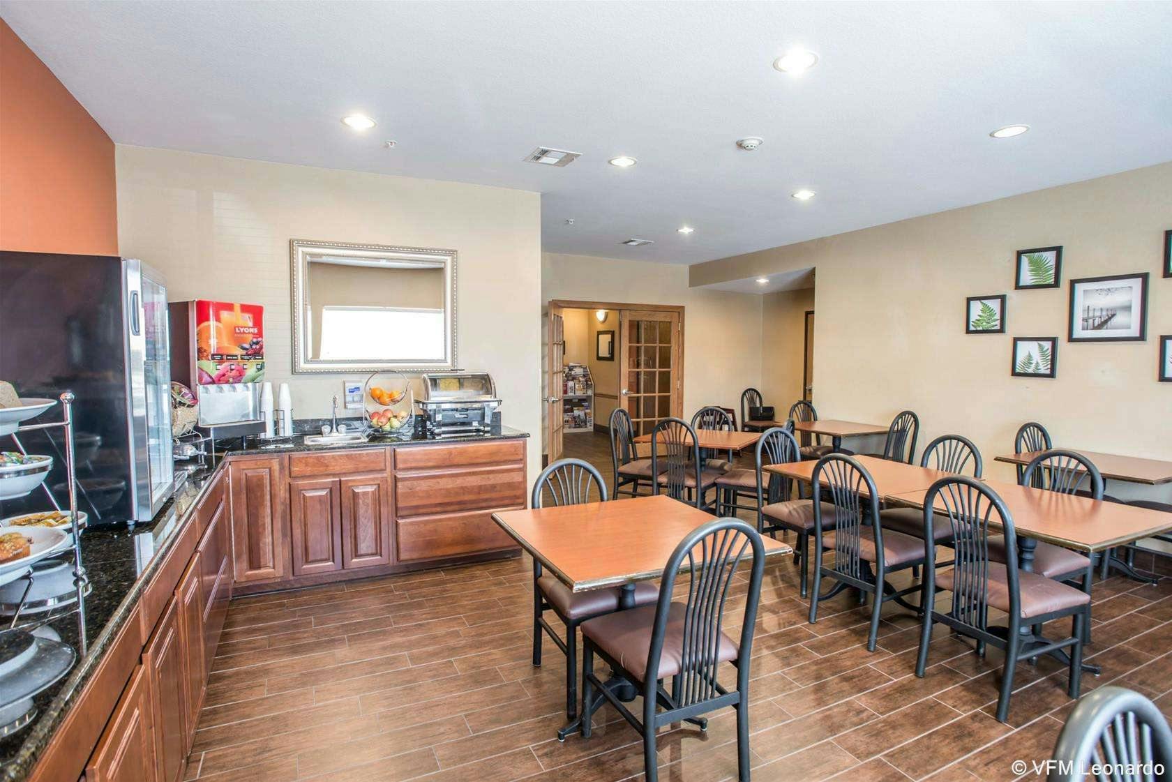 Sleep Inn & Suites Hays I-70