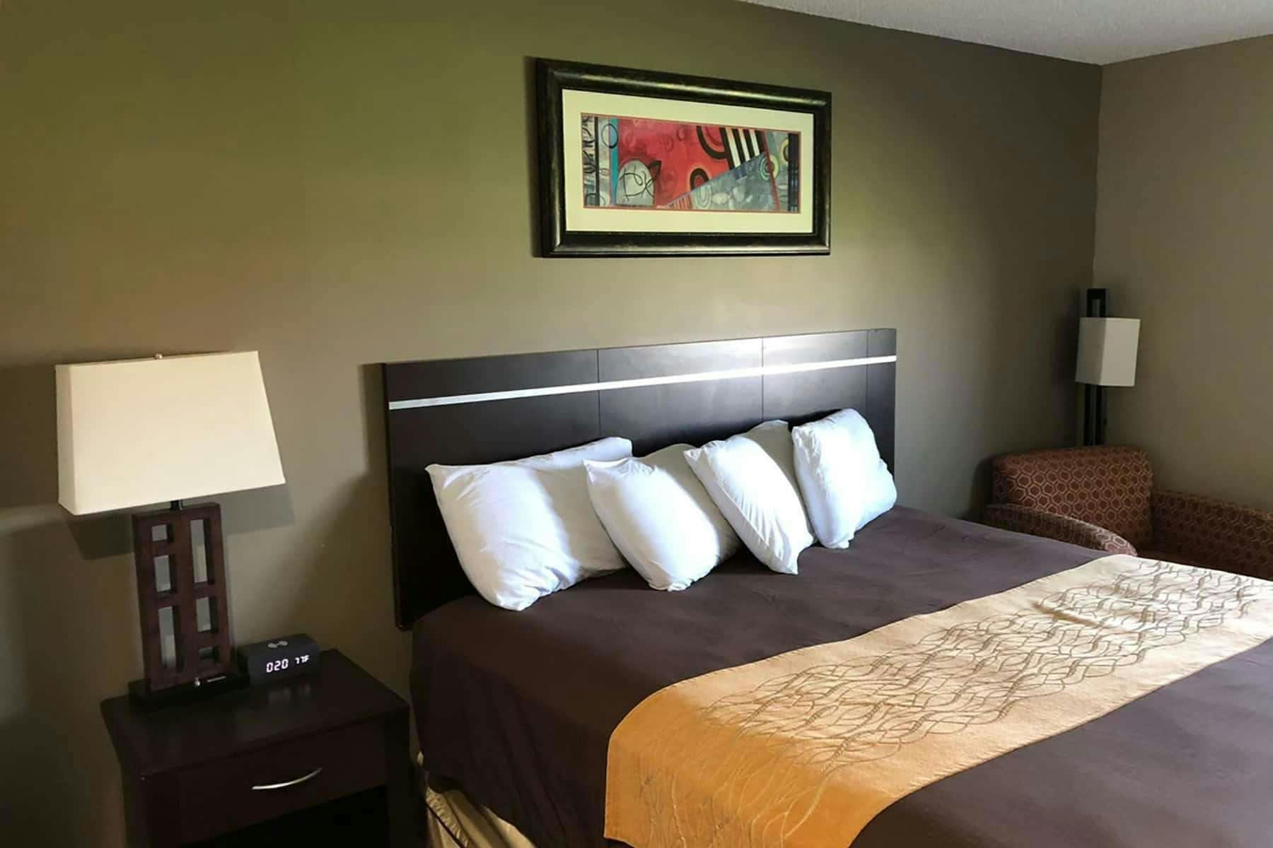 Hotel The Inn & Suites SW Omaha photo 1