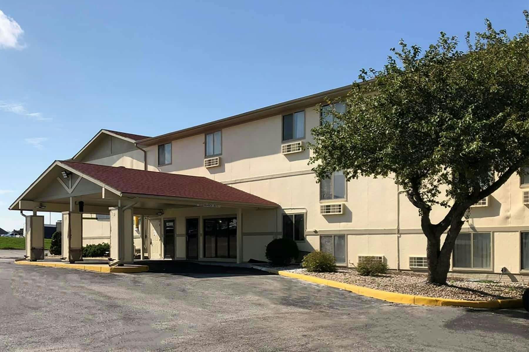The Inn & Suites SW Omaha