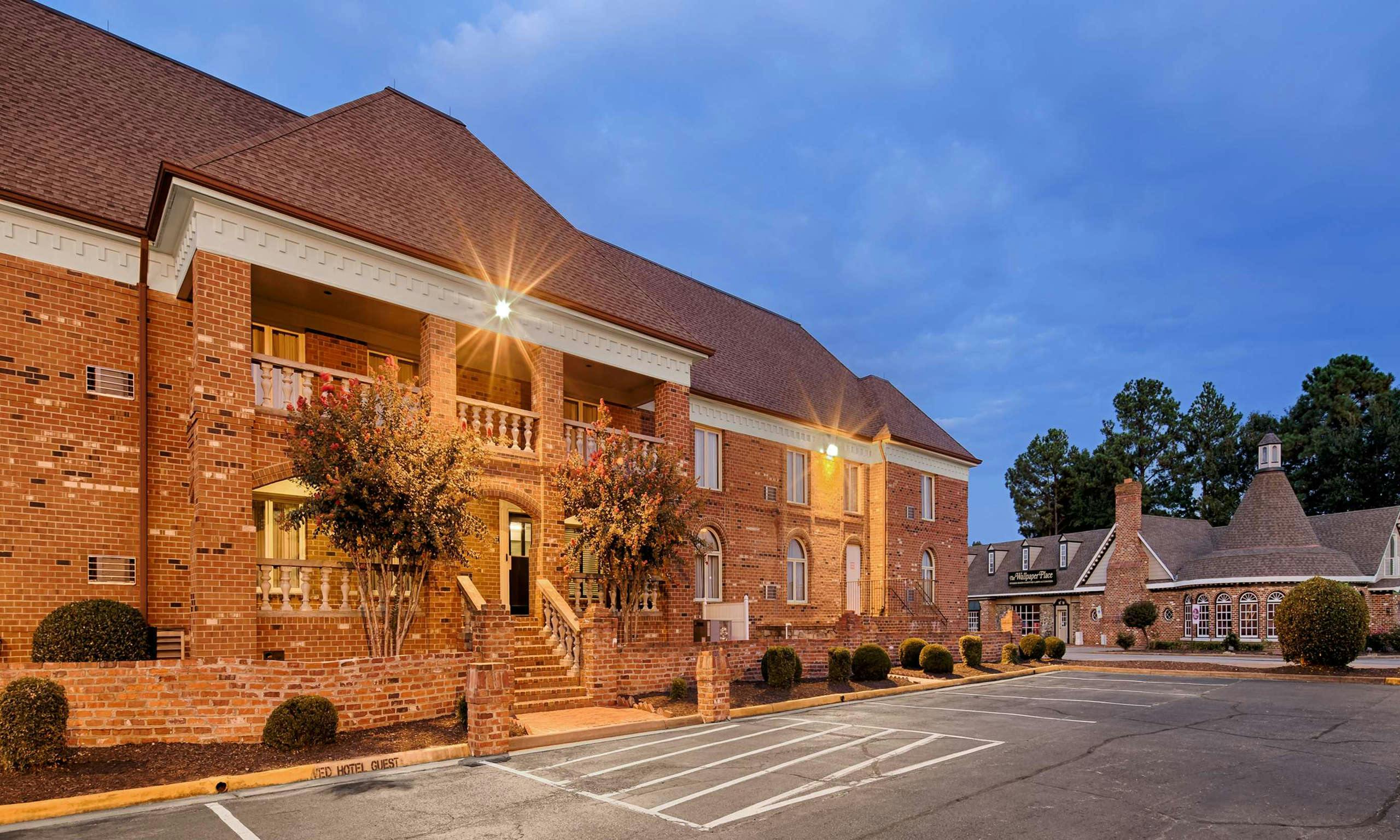 Best Western Plus Governor's Inn