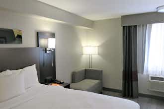 Hotel Quality Inn and Suites Pacific Auburn photo 1
