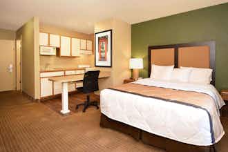 Hotel Extended Stay America Select Suites Detroit Warren photo 1