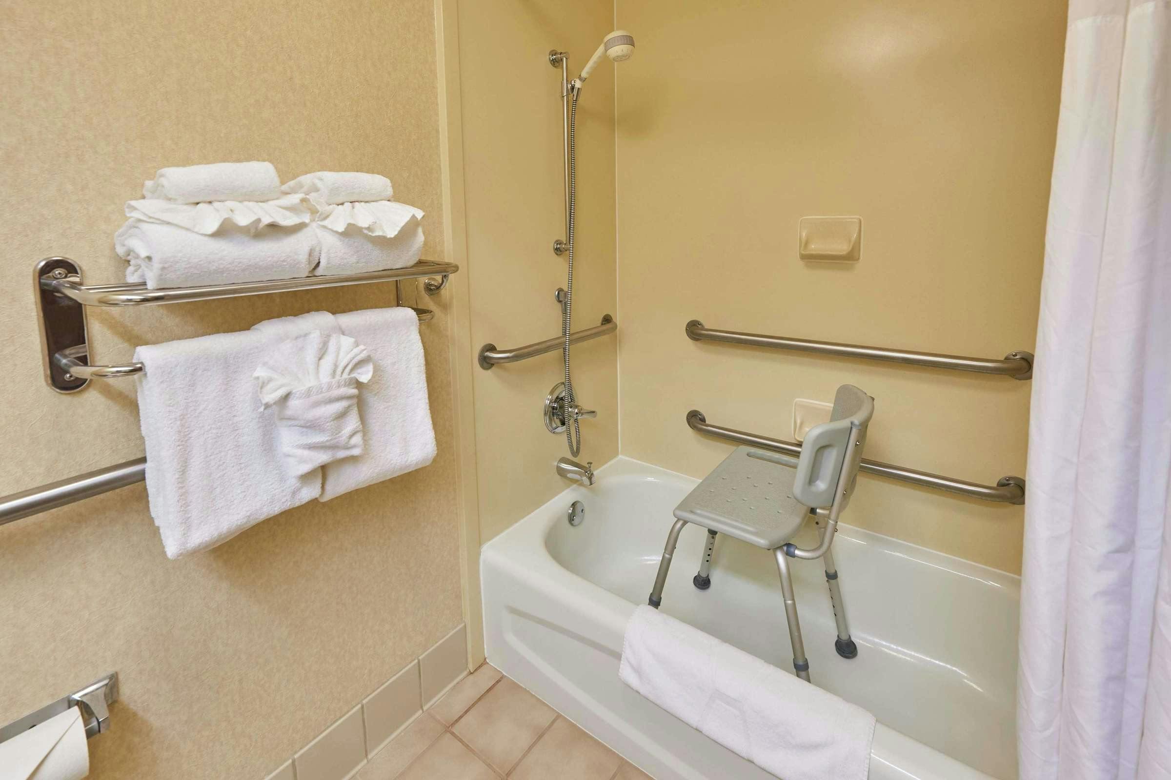 Hotel Hampton Inn Massillon photo 4