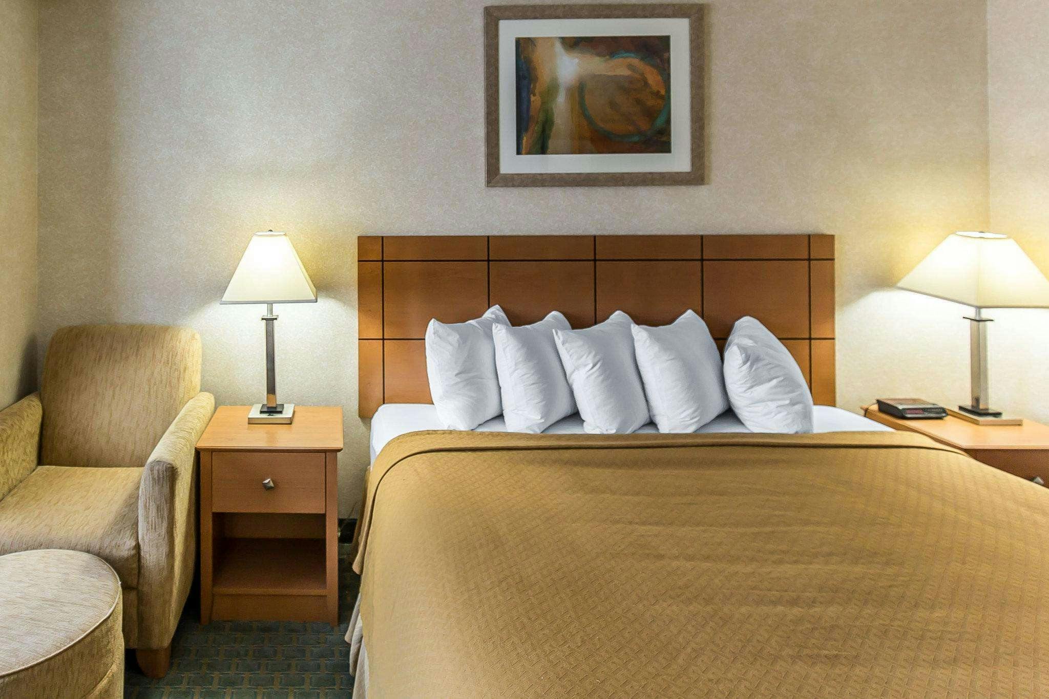 Quality Inn at Collins Road - Cedar Rapids