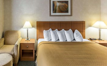 Quality Inn at Collins Road - Cedar Rapids