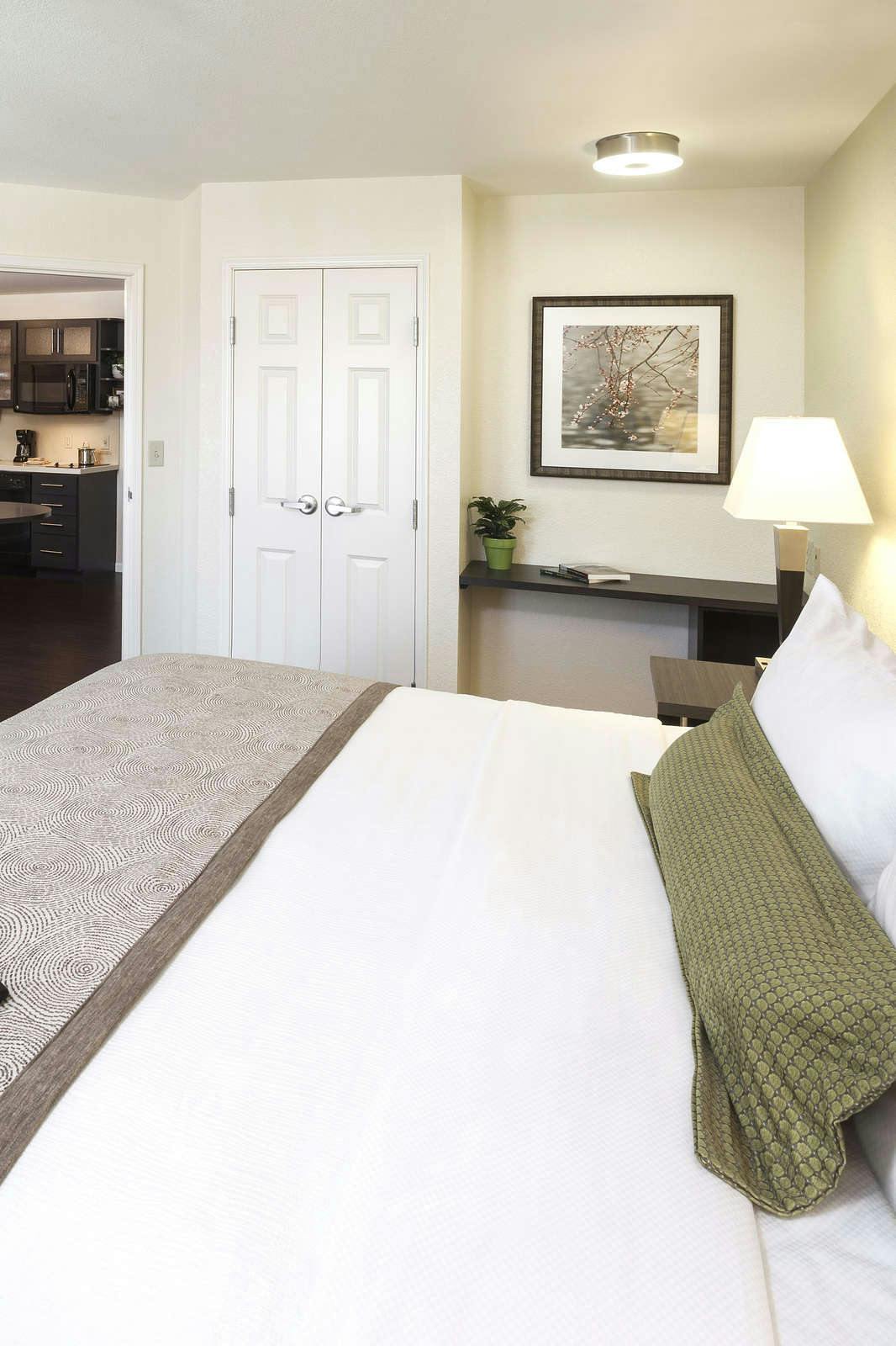 Hotel Candlewood Suites College Station At University photo 4