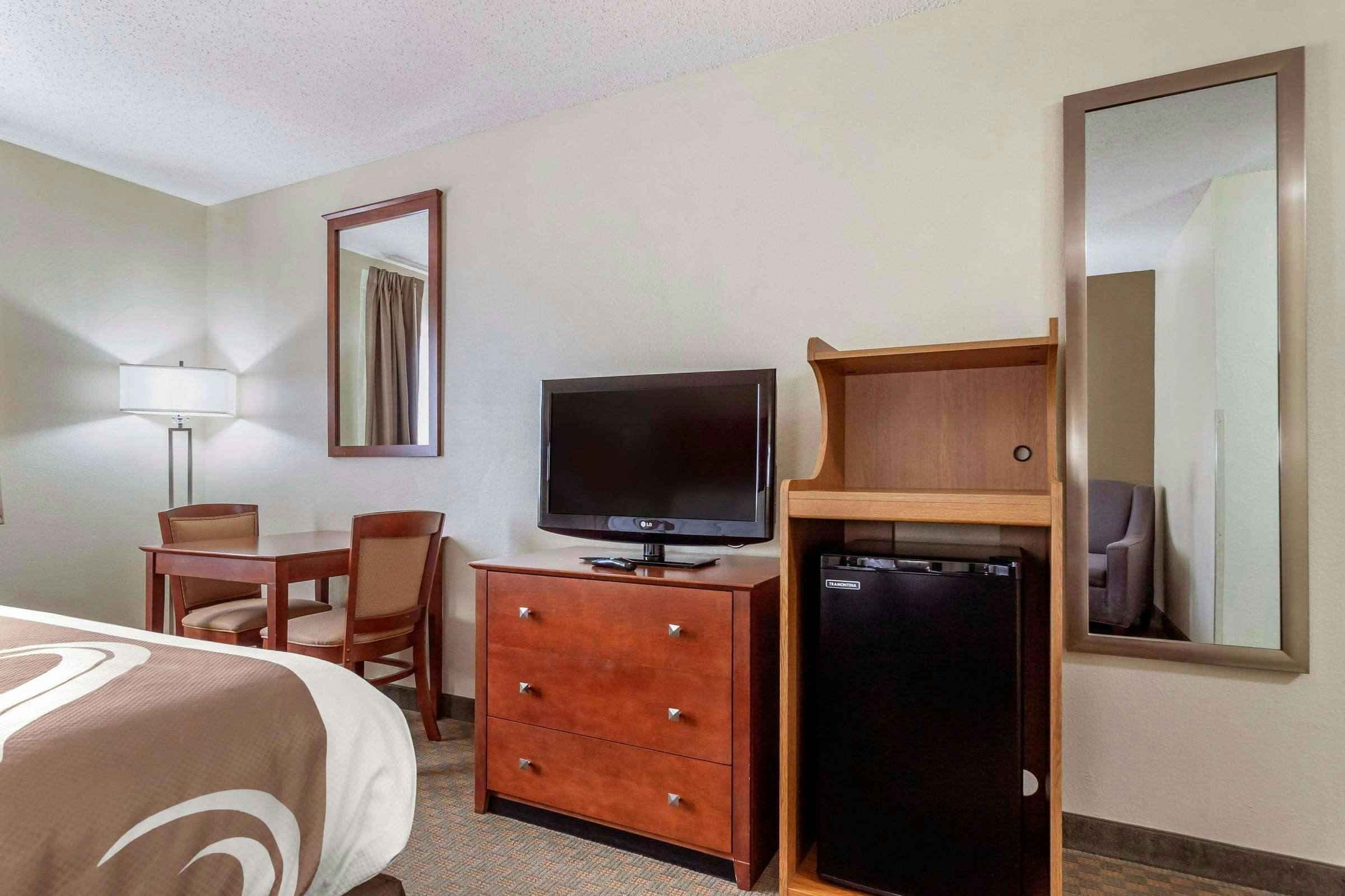 Hotel Quality Inn Hays I-70 photo 2