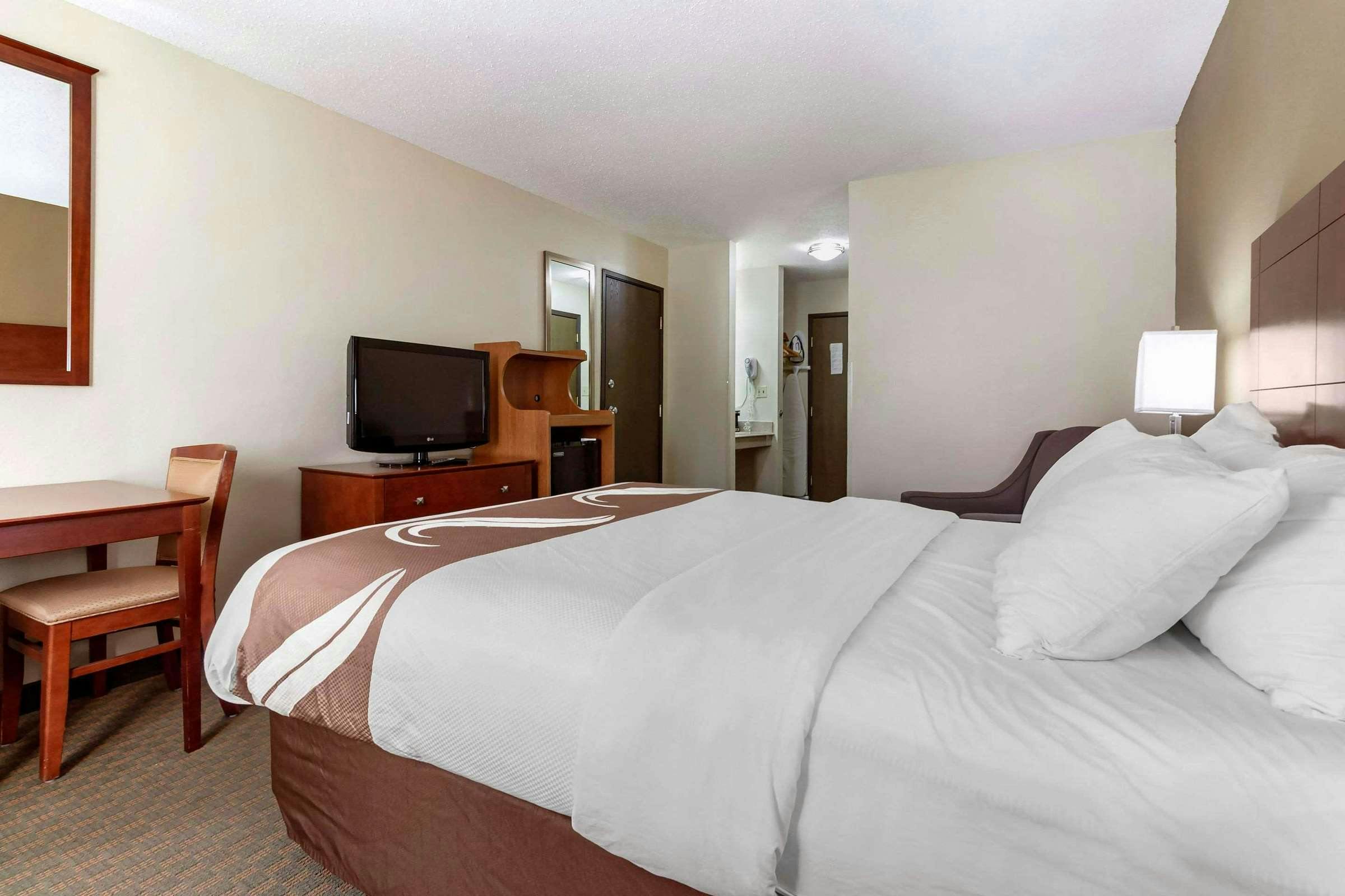 Hotel Quality Inn Hays I-70 photo 4