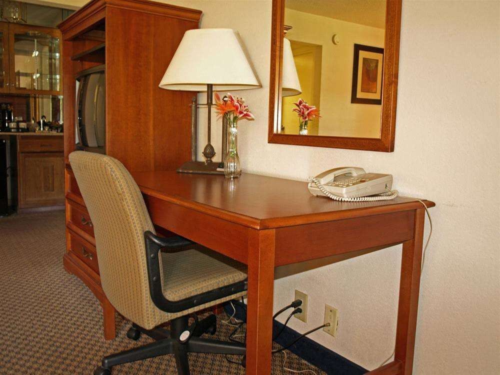 Hotel Clarion Inn Columbia Airport photo 1