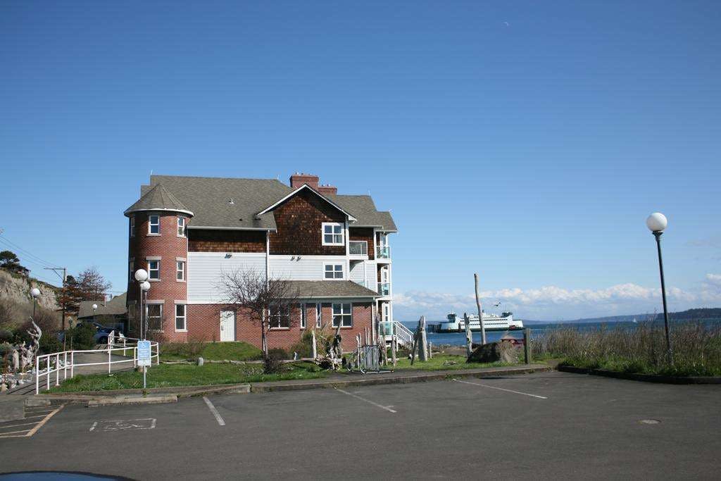 Hotel THE TIDES INN & TIDES SUITES photo 2