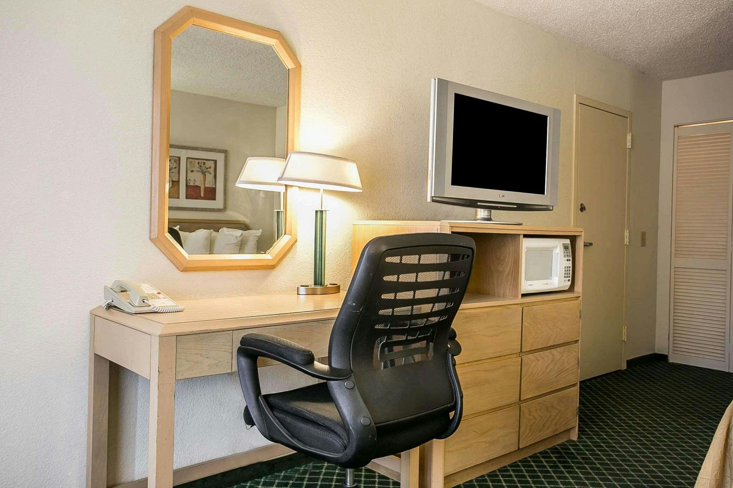 Hotel Quality Inn Sumter near Shaw AFB photo 3